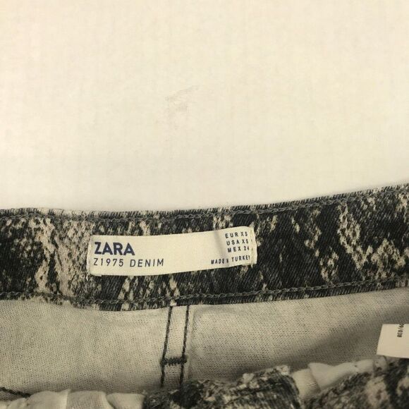 ZARA Womens Mini Denim Skirt Snakeskin Print Stretch Pockets Front Zip Size XS - Picture 4 of 10